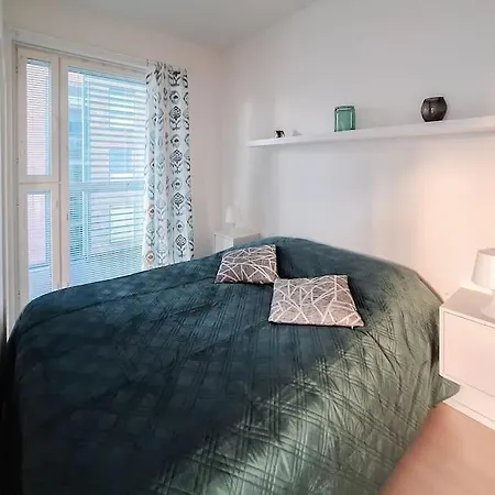 2-room Apartment, 7 Mins By Train To Airport * Βάνταα